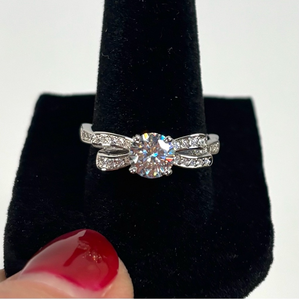 Sterling silver moissanite bow ring - Picture 9 of 11